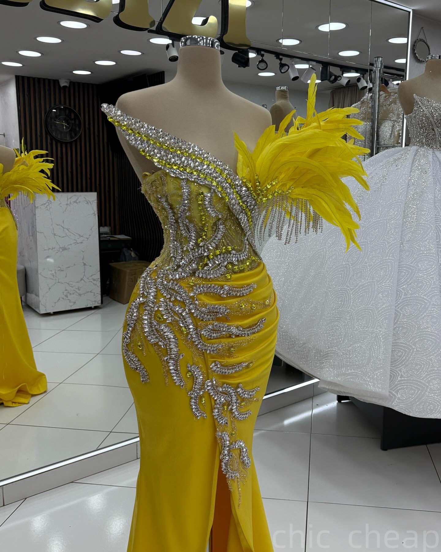 Yellow Mermaid Prom Dresses 2025 Rhinestones Feather Tassels Satin Evening Formal Party Second Birthday Engagement Gowns Plus Size Dress For Special O