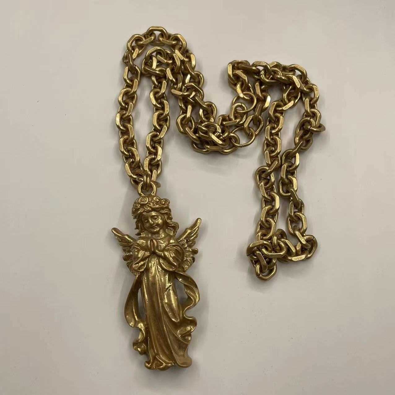 Vintage Niche Style Necklace Little Angel Necklace Classic Versatile Clavicle Chain Sweater Chain Pendant 250615