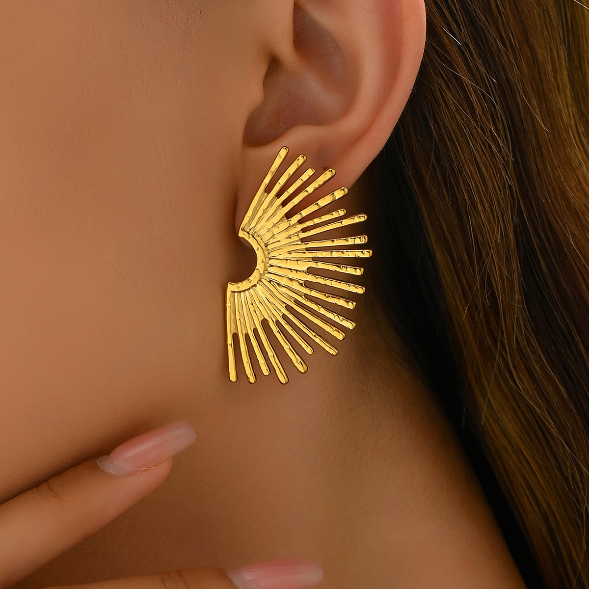 Light Fashion Women's Personality Fan-Shaped Exaggerated Design Earrings Electroplated High-End Sense Ear Jewelry