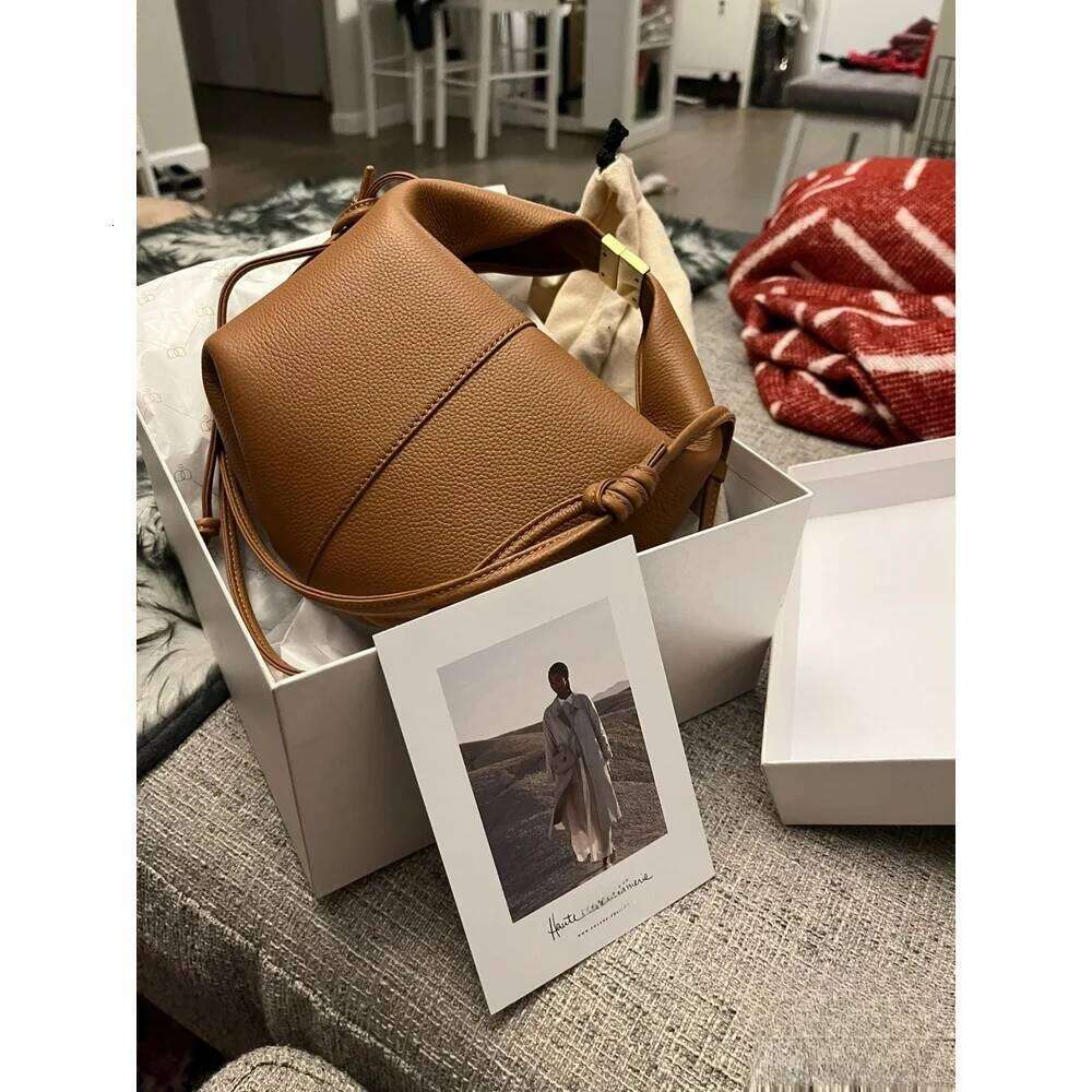 2025 Bento French Niche Style Design Lunch Box Shoulder Satchel Crossbody Dumpling Women's Bag