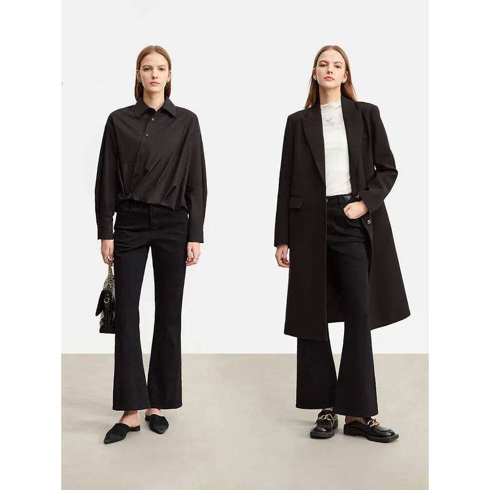 2025 Designer Jeans AMII Women's 2025 Autumn New Retro Style Casual Micro Flare Jeans Cotton Slim Pants Black Thick Denim Trousers 12323029