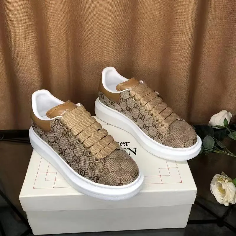 Free shipping Designer embroidered white sneakers, new couple canvas shoes, thick-soled height-increasing sports and casual shoes, versatile sneakers