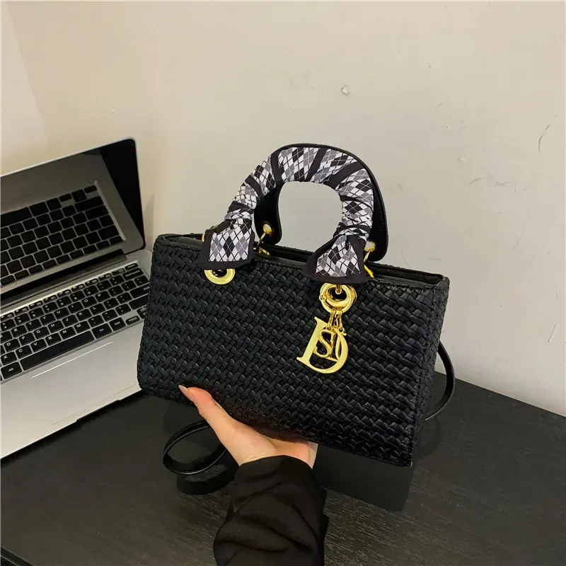 2025 New Designer Bag Shoulder Bag Luxury Bag Diagonal Women's Fashion Mini Bag High quality Leather Handbag Fashion Medium sized Handbag Large Capacity Shopping Bag