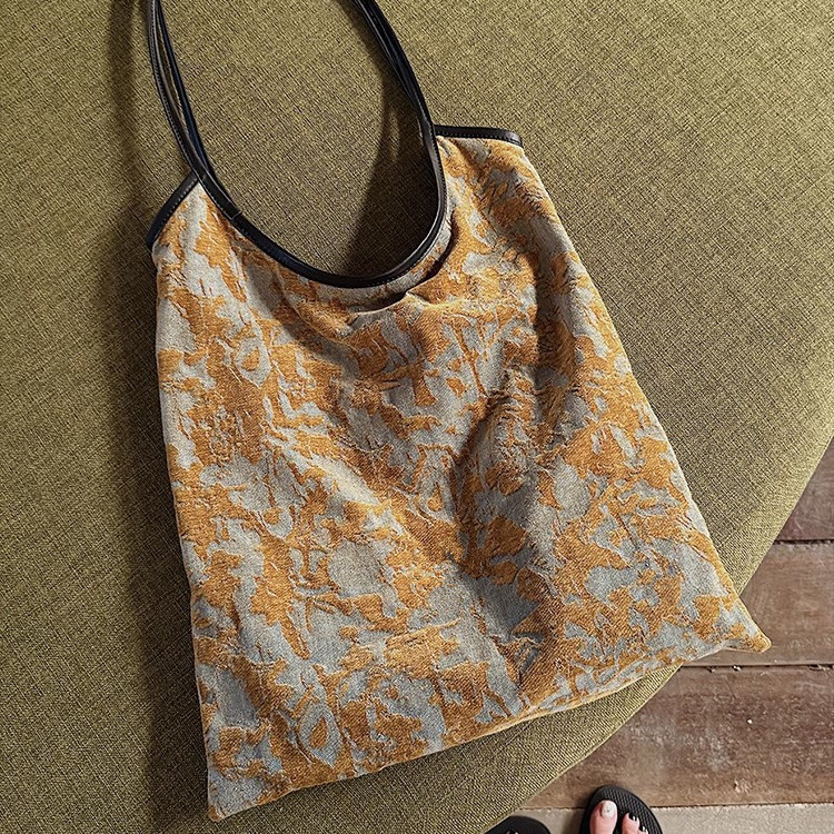 Free Shipping Korean INS Style Trendy High-quality Canvas Artistic Niche Luxury Design Travel Portable Large Capacity Tote Commuter Bag