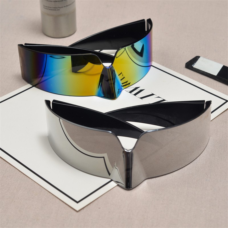 High quality Cyberpunk futuristic personality one-piece eagle-beak sunglasses for men and women for dance parties, bars, hip-hop, and fashionable sunglasses