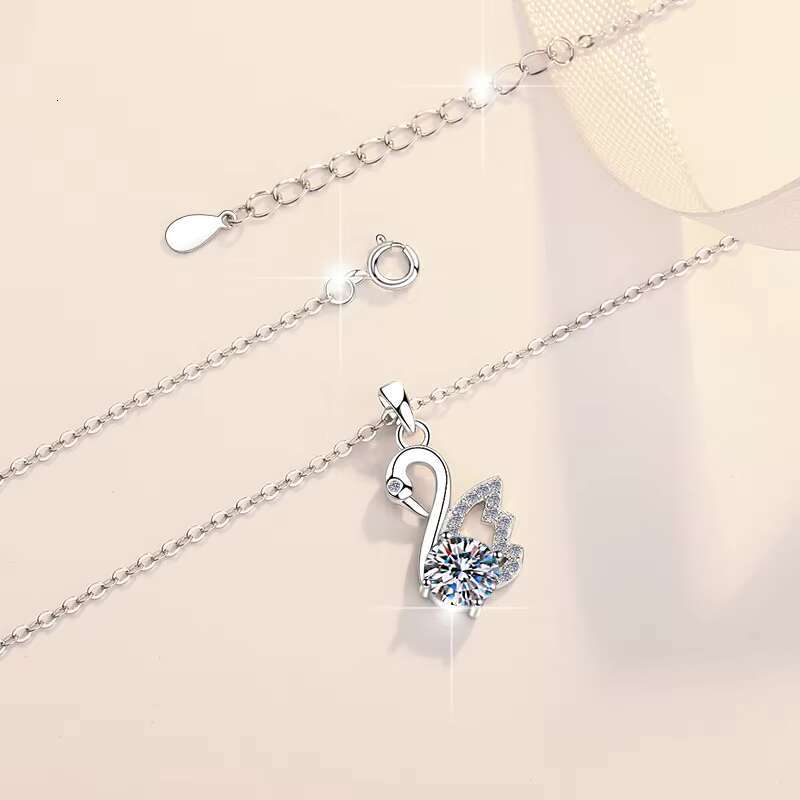 Fine Jewelry Classic S925 Sterling Silver VVs1 Moissanite 1Ct Diamond Swan Pendant Necklace Birthday Party Gift for Ladies