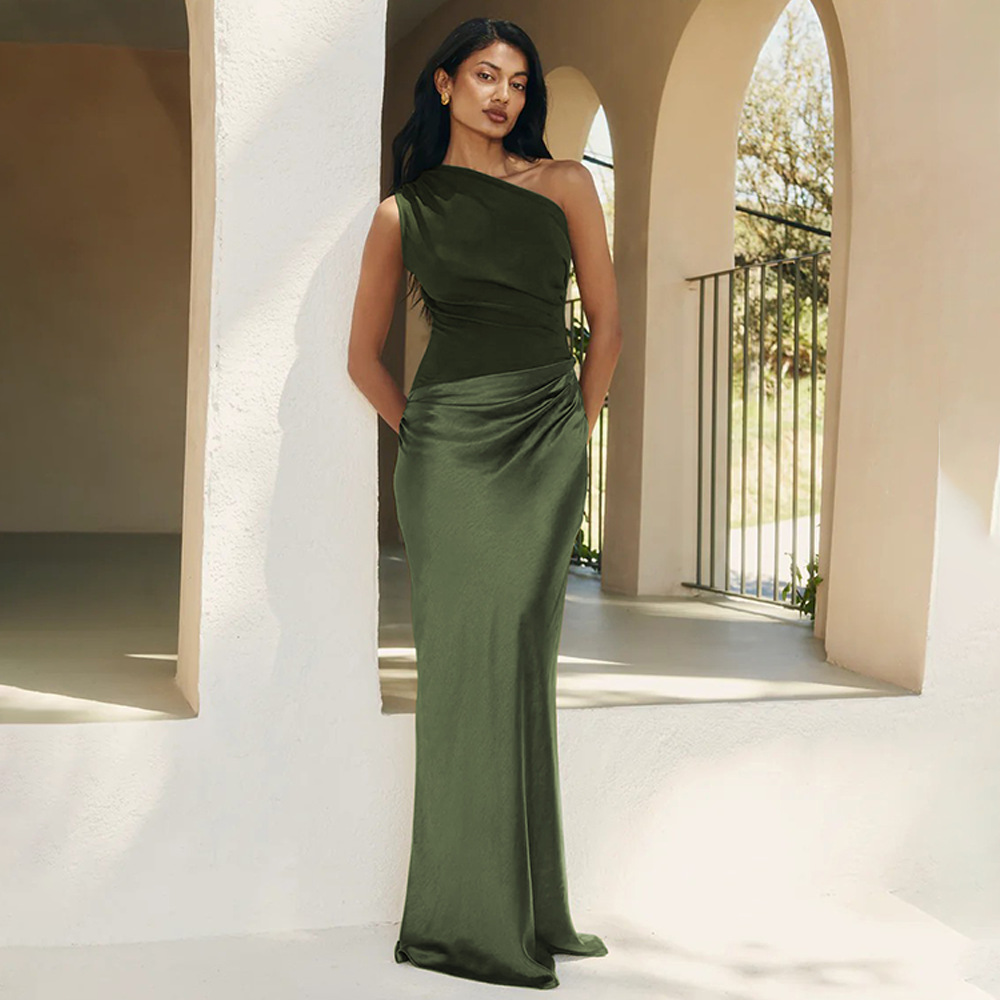 H624Summer temperament oblique shoulder slim long skirt female feeling sleeveless pleated hot girl hip dress