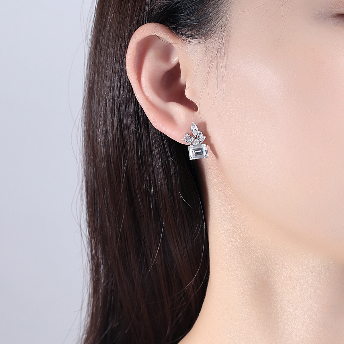 2025 Chouucong Ins Top Sell Stud Earrings Luxury Jewelry 925 Sterling Silver Emerald Cut White 5A Cubic Zircon CZ Diamond Lucky Women Wedding Bridal E