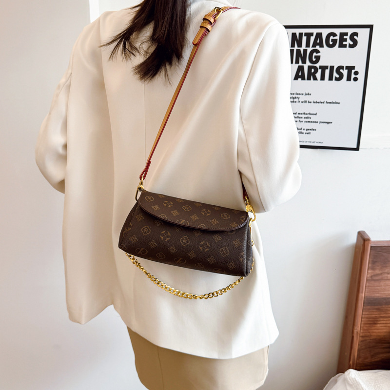 Free shipping designer bag High-end Fashion Underarm Bag Small Square Women Bag 2025 New Retro Print Chain Bag Shoulder Bag Versatile Crossbody Bag