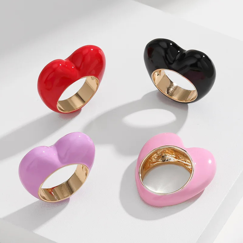 French Fashion Elegant Classic High-End Heart Enamel Ring Suitable for Ladies Matching Ladys Stylish Accessory 250624