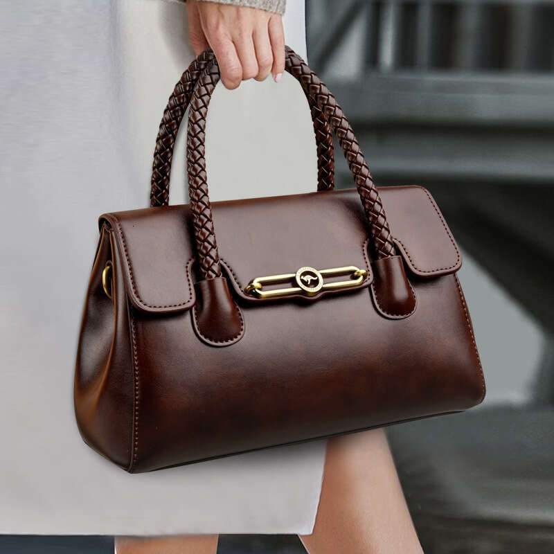 2025 New Fashion Large Capacity Bag, Stylish Shoulder and Handbag, Versatile Simple Women's Bag for Middle-aged Moms