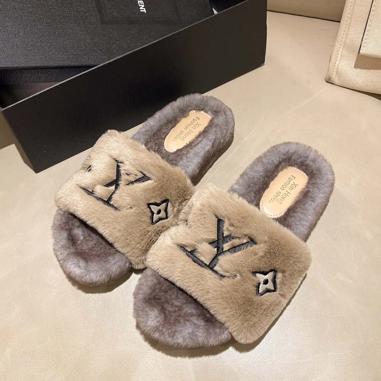 Designer slippers Women's New Fairy Style letter embroidery one-line Fluffy Slippers outdoor casual plush slippers