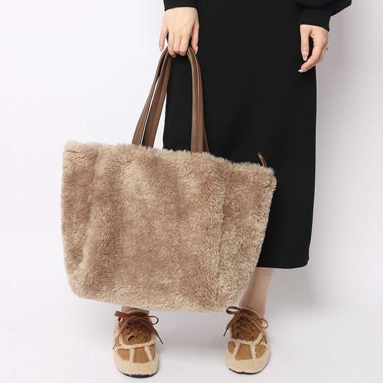 Plush Tote Winter Furry Bag Large Capacity Shoulder Handbag New High end Feel