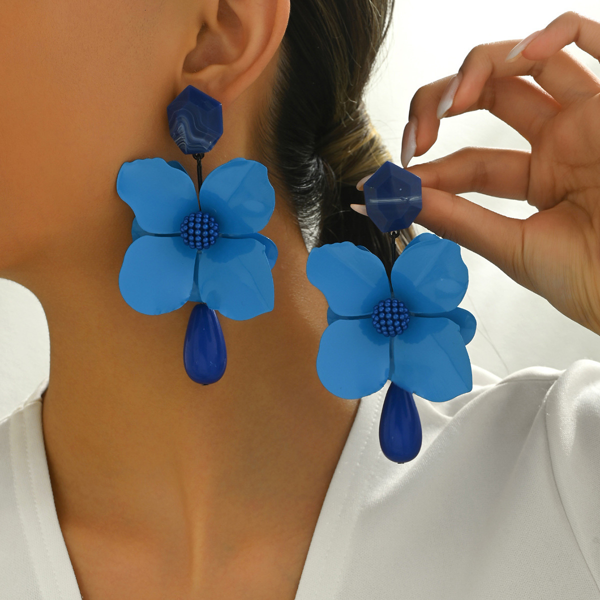 Unique Style Women's Flower Fashion Floral Resin Design Hip Hop Stud Earrings Ear Jewelry