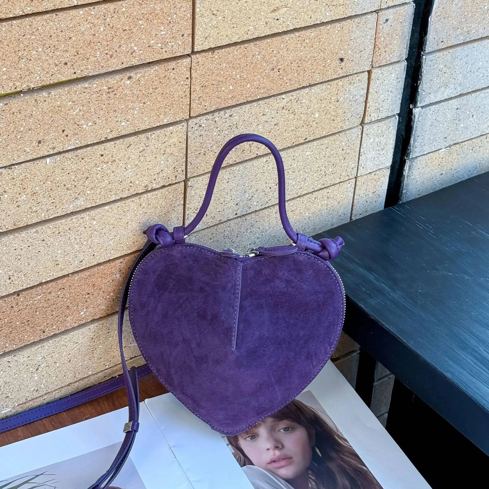 Fashionable Heart Shaped Handbag Women's Crossbody Single Shoulder Elegant Design Smooth Surface Versatile Trendy Small Bag