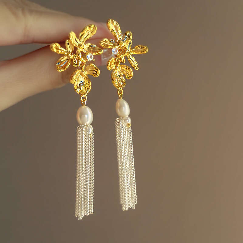 Sier Needle Inlaid Dia Flower Tassel Pearl Niche for Women Fashionable Elegant Earrings Light High-end Feel