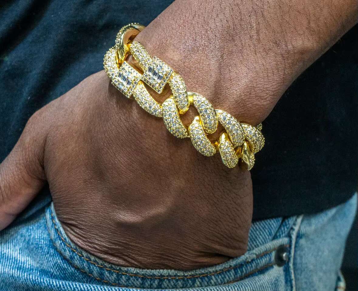 18MM Solid 925 Silver Hip Hop Cuban Link Chain Bracelet 18K Gold Plated with Studded VVS1 Moissanite Diamond Passes Tester