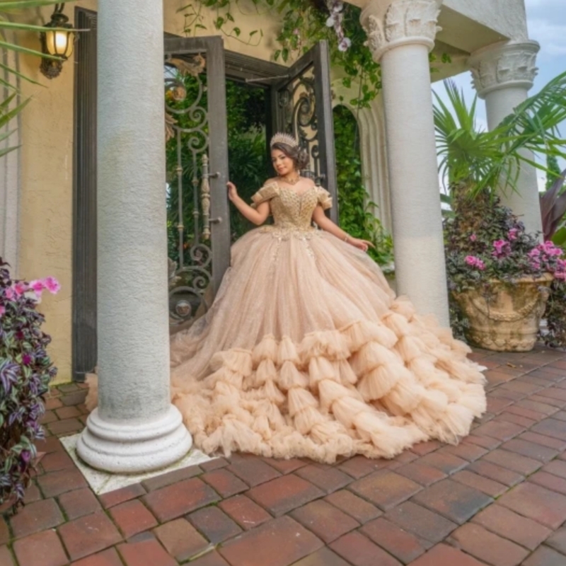 Champagne Glitter Quinceanera Dresses Ball Gown Gold Lace Applique Beading Cryatal Tiered Tull Sweet 16 Dress Vestidos De 15 Anos