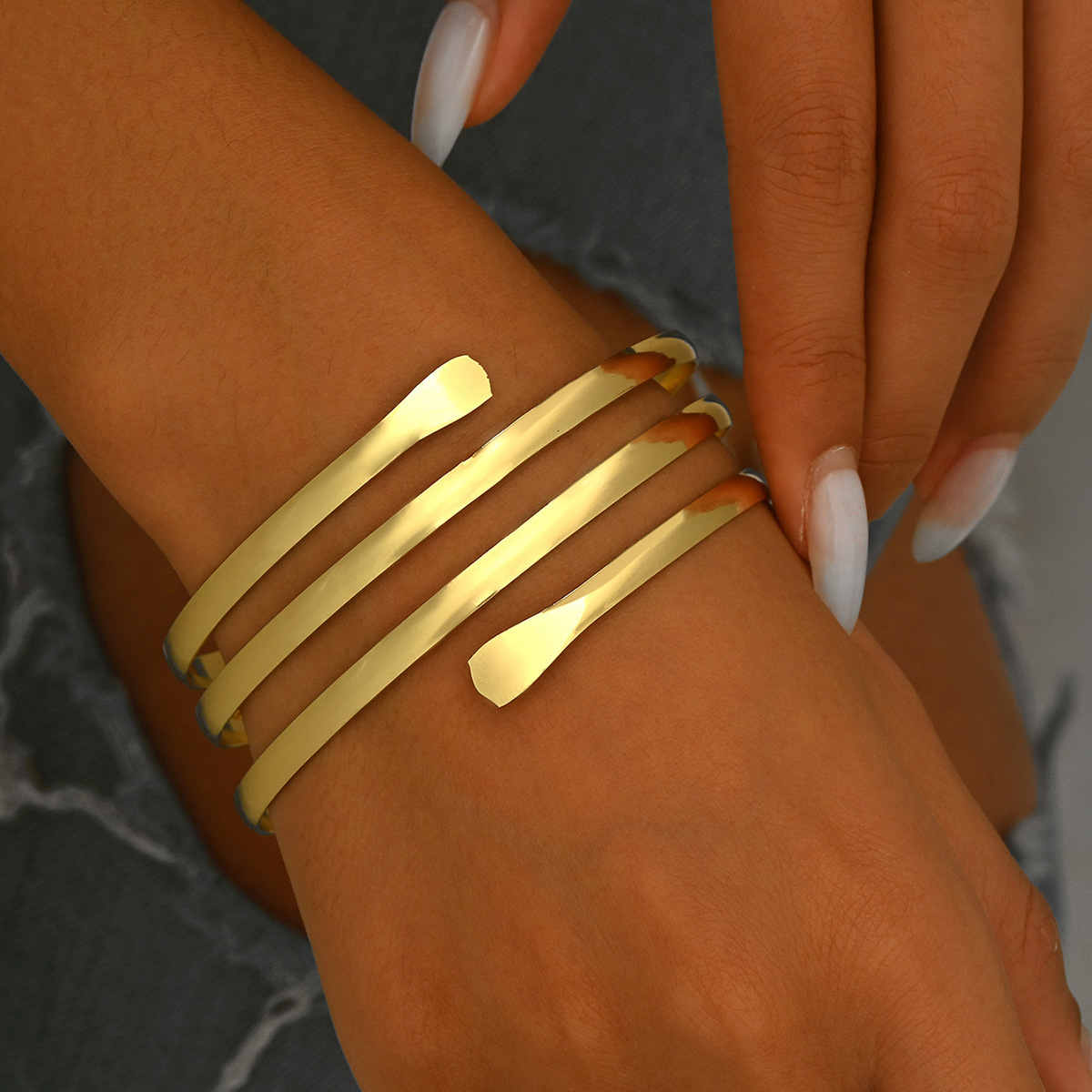 Light Style Women's -Studded Personality Snake Multi-Layer Circle Design Bracelet For Women