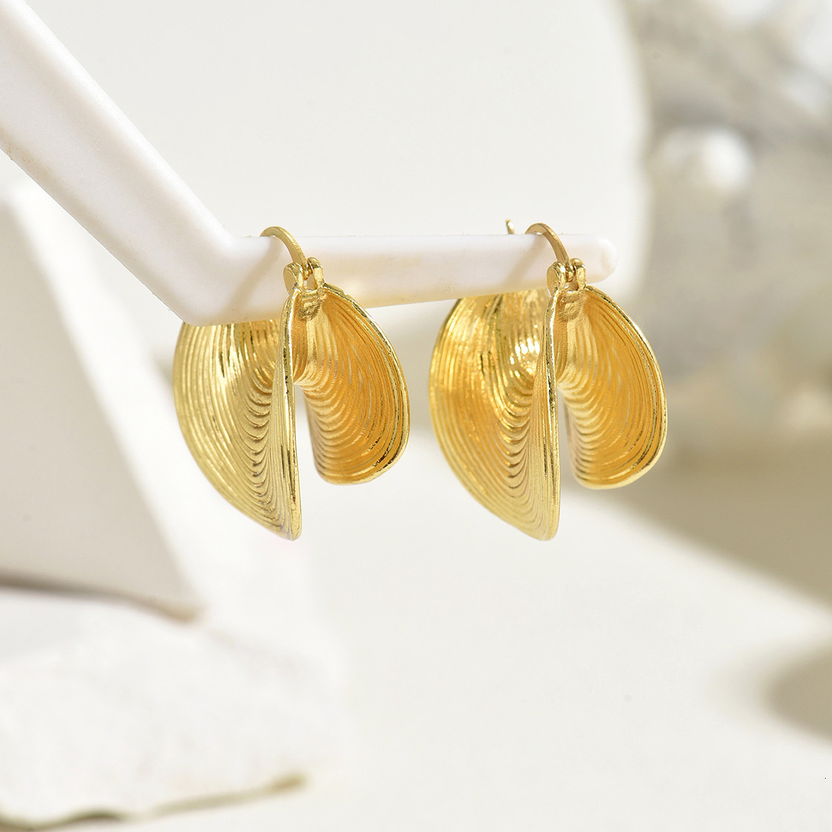 New Women's Earrings With Unique Fan-Shaped Design, Simple Ear Cuffs, Striped Double-Layer Studs
