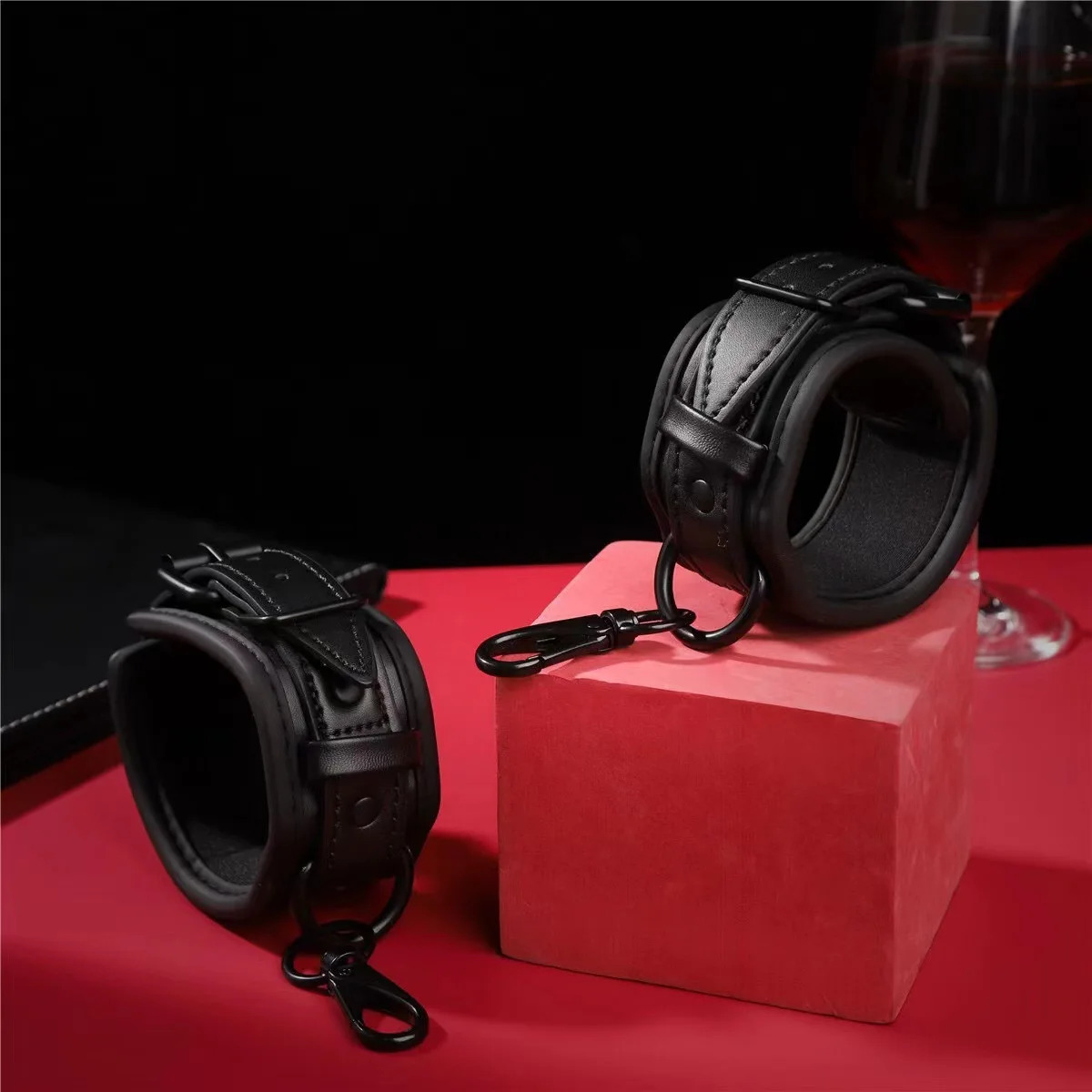 Sexy Adjustable Leather Handcuffs For Sex Toys For Woman Couples Hang Buckle Link Bdsm Bondage Restraints Exotic Accessories 250624