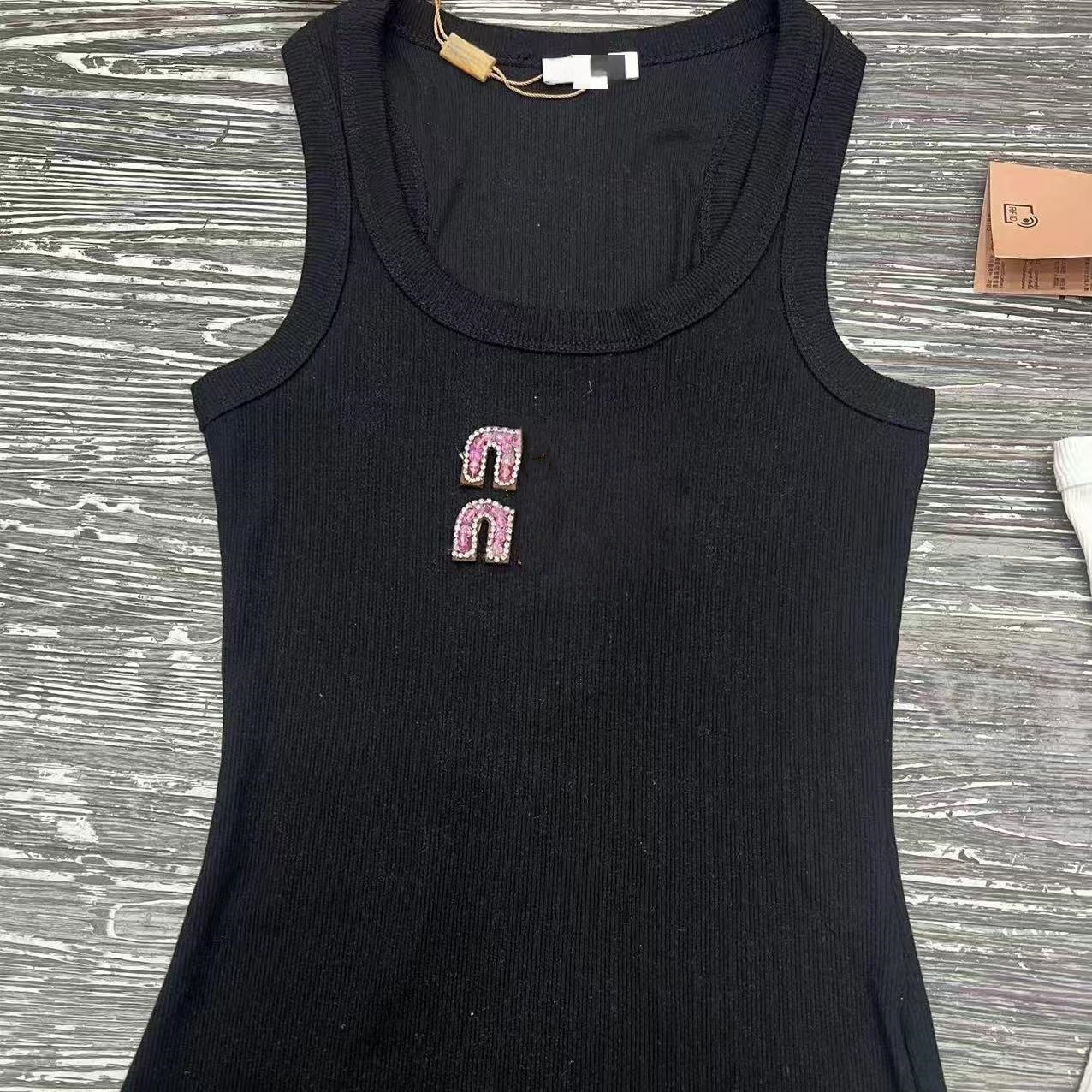 Tank Top tshirt Designer Embroidery BeadingTops Women Tops Croptop Vest Summer Slim Sleeveless Breathable Knitted Pure Cotton Pullover Womens Sport Tops