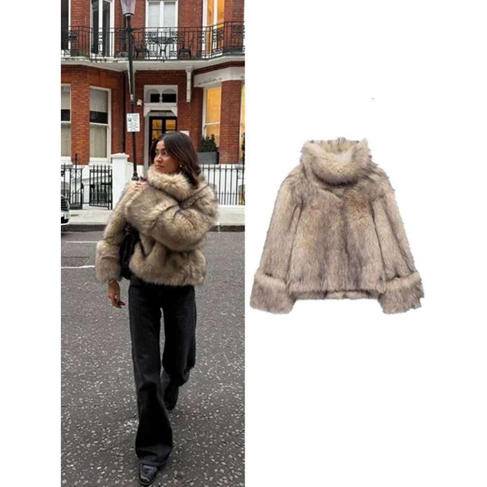 New Gradient Fluffy Fur Coats Women Turtleneck Long Sleeve Straight Outerwear Female 2025 Winter Thick Warm Short Jackets