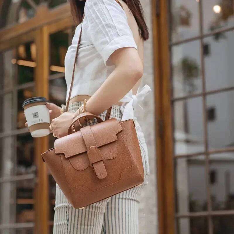 2024 New European Style Nichedesign Women's Crossbody Dual Shoulder Multi-Functional Commuter Bag Motorcycle Equipment Acces