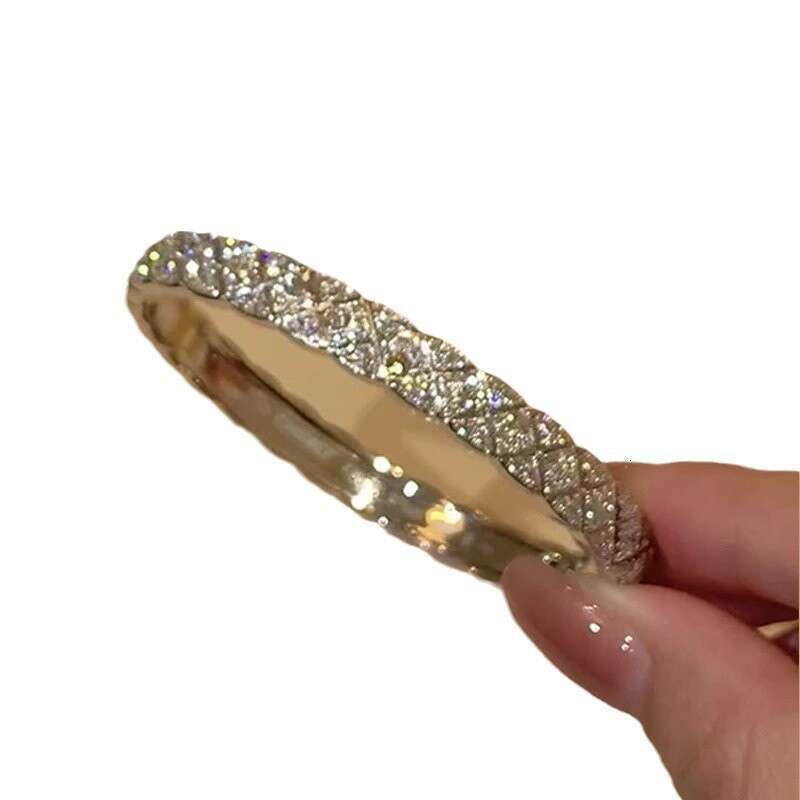 Luxury jewelry designer bracelet with French retro diamond plaid full diamond pattern, simple and high-end palace style, personalized jewelry for wome