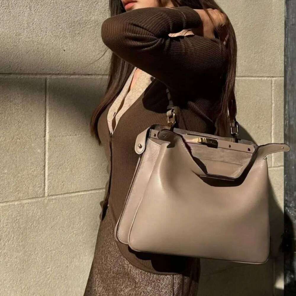 New Fashionable Peekaboo Large Capacity Single Shoulder Bag Women's Cow Leather Commuter Handbag Neutral Minimalist Style