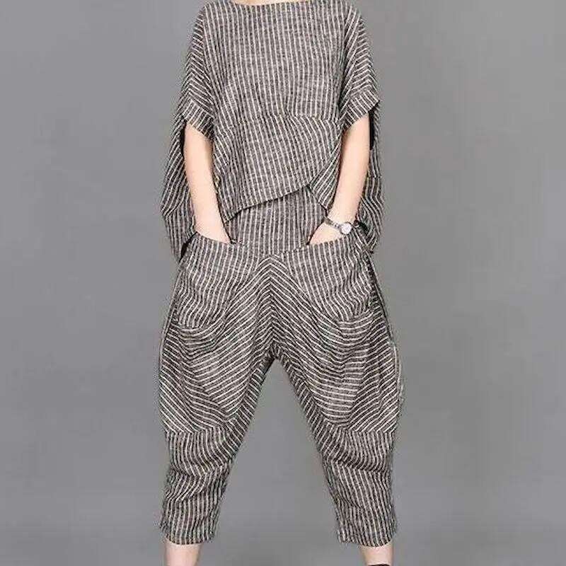 Summer New Suits RETRO Art Stripe Short Sleeve T-shirt Loose Top Women's Knickerbockers Casual Pants Two Piece Sets
