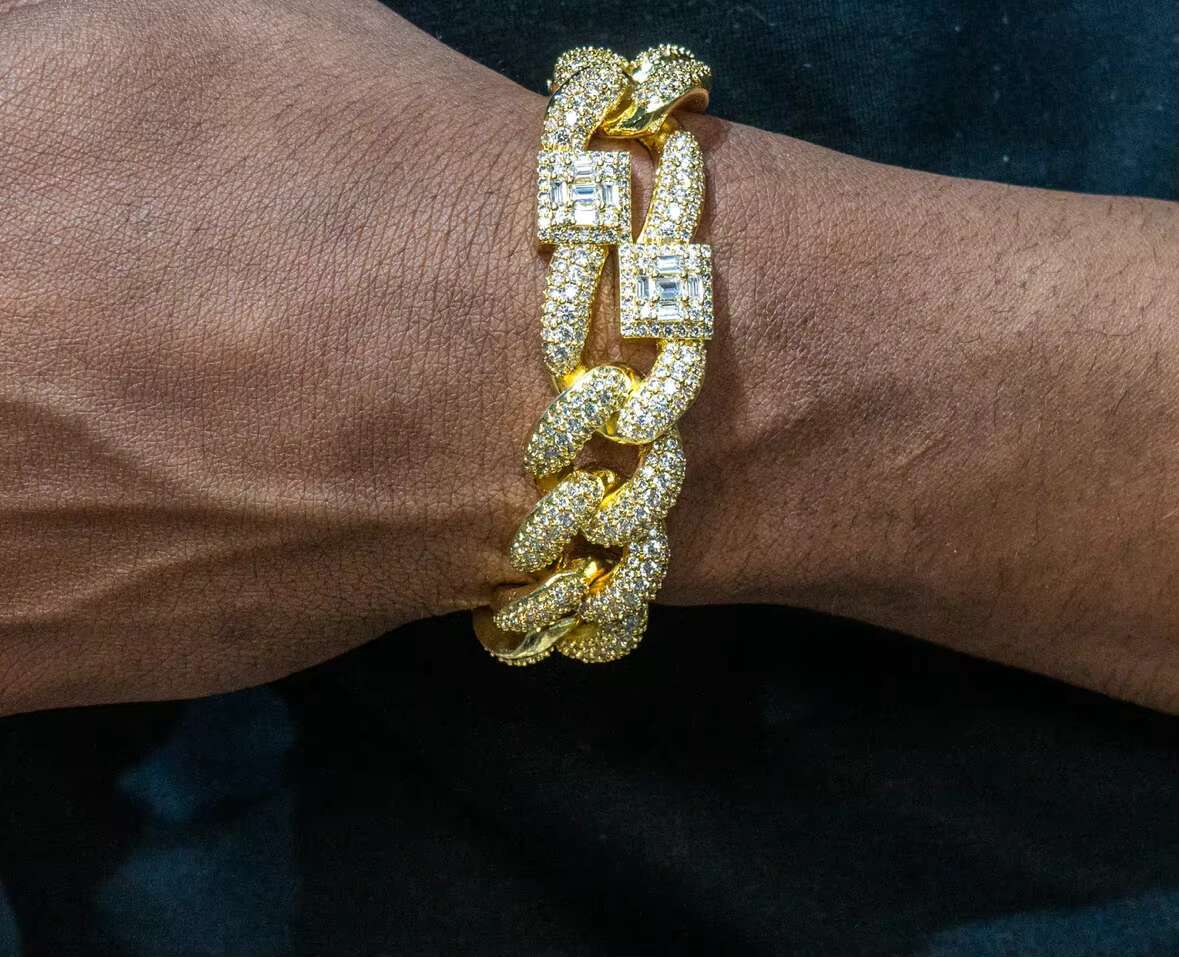 18MM Solid 925 Silver Hip Hop Cuban Link Chain Bracelet 18K Gold Plated with Studded VVS1 Moissanite Diamond Passes Tester