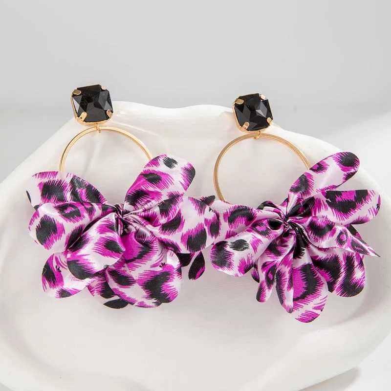 Retro Leopard Print Fabric Drop Earrings for Women Exaggerated Black Crystal Geometric Circle Petal Pendant Earring Jewelry Gift l250624