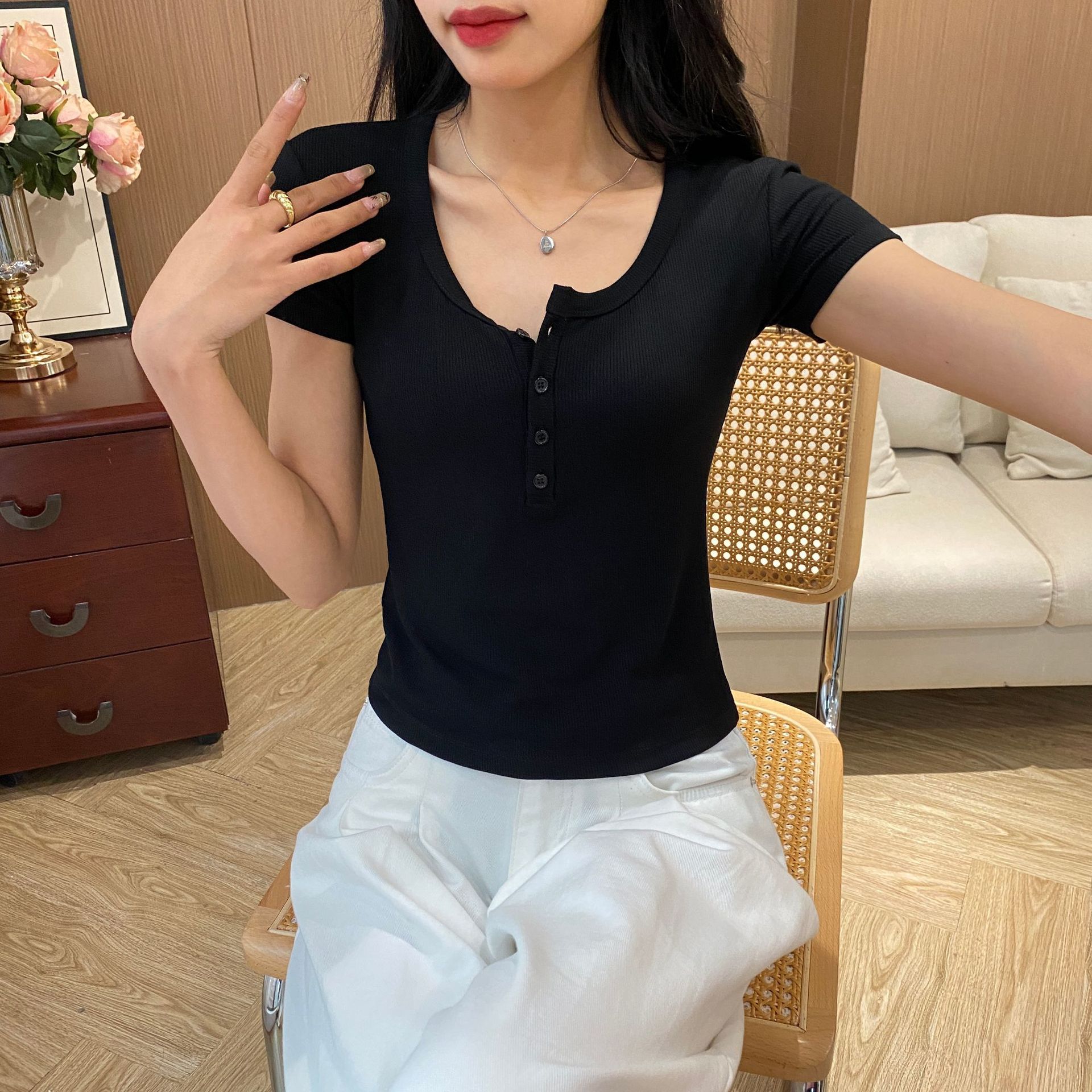 DJ170 Slim Fit Sexy U-Neck Top Versatile Bottoming Shirt