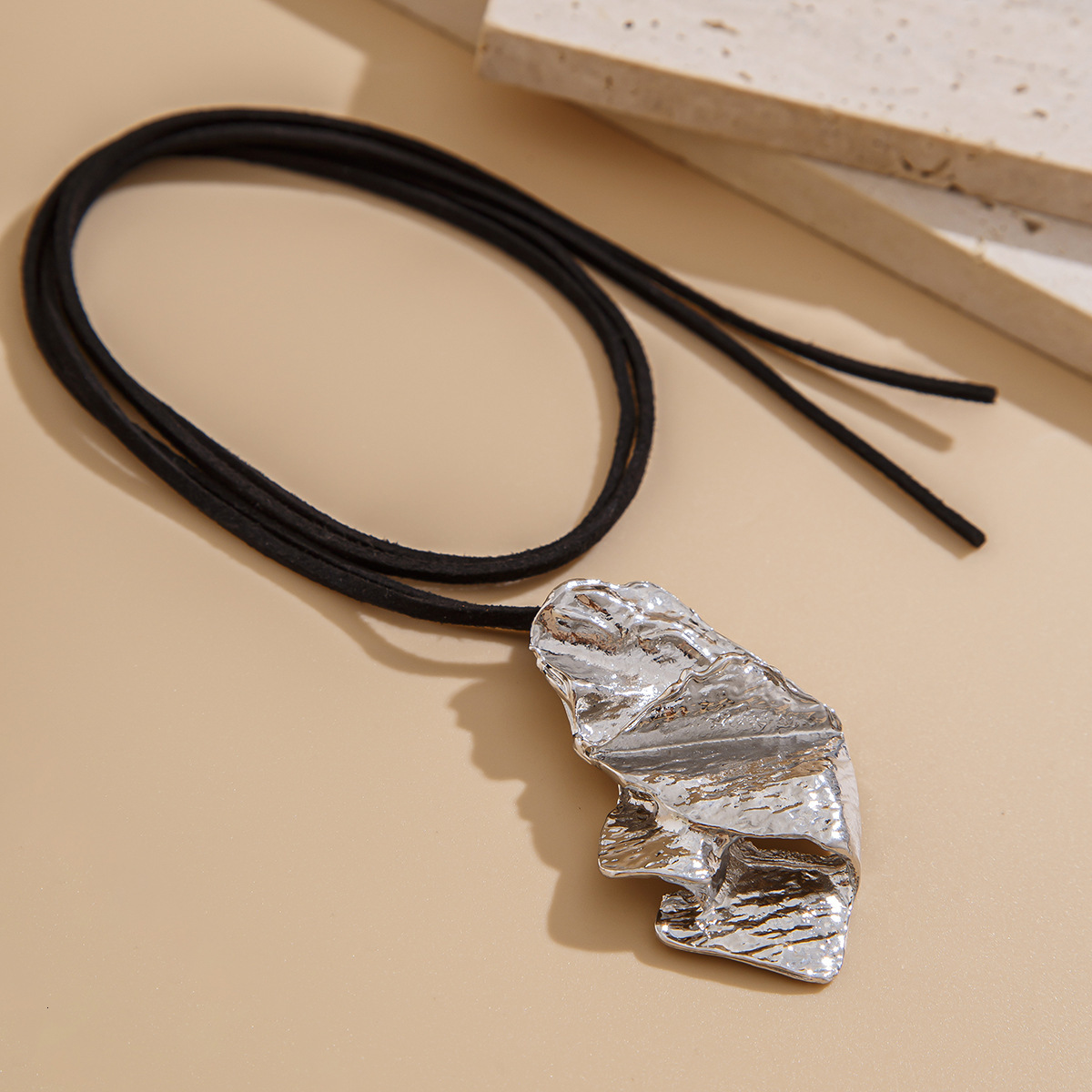Irregular Metal Pendant Multi-layer Minimalist Wrinkled Liquid Alloy Necklace Choker