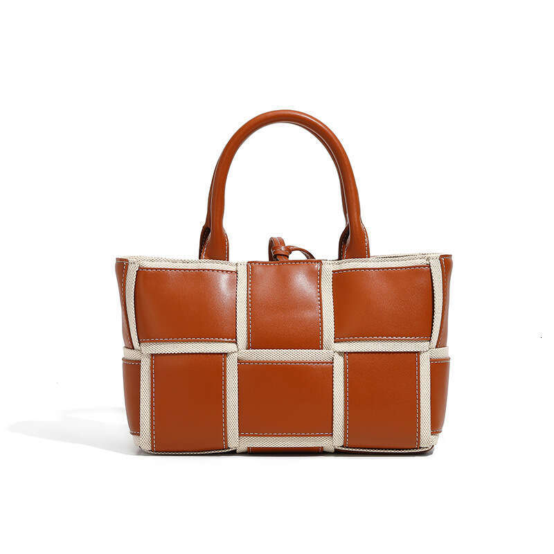 Minimalist Fashion Handbag New Handwoven Large Capacity Shoulder Crossbody Bag for Women