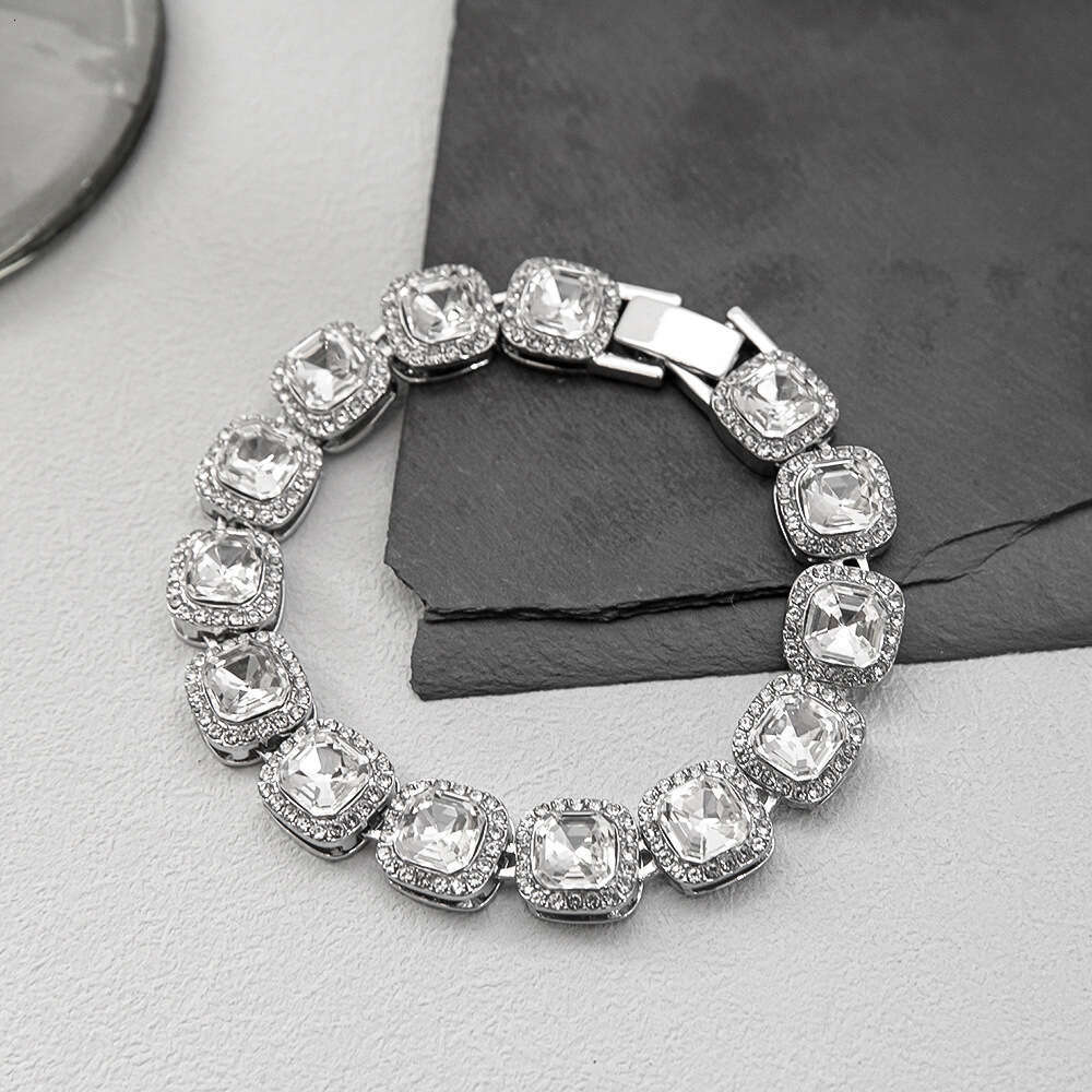 Luxury jewelry designer bracelet, personalized full diamond rock candy heart Cuban bracelet, men's and women's niche design, ins geometric h