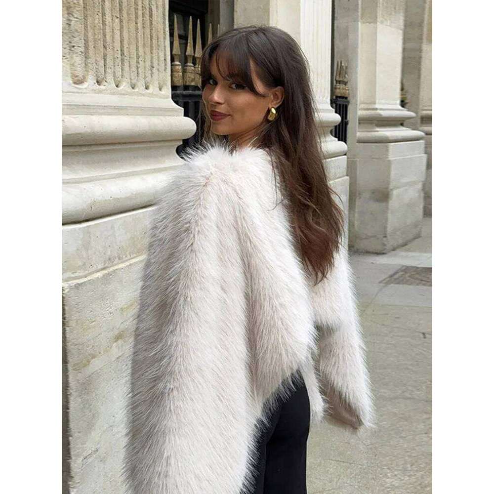 New Gradient Fluffy Fur Coats Women Turtleneck Long Sleeve Straight Outerwear Female 2025 Winter Thick Warm Short Jackets