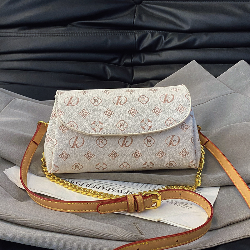 Free shipping designer bag High-end Fashion Underarm Bag Small Square Women Bag 2025 New Retro Print Chain Bag Shoulder Bag Versatile Crossbody Bag