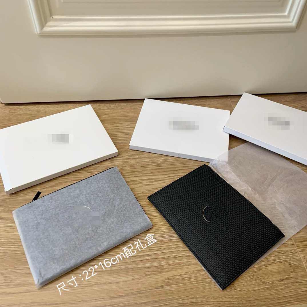 Overseas Counter Perfume Gift: Straw Woven Zipper Clutch Exquisite Makeup Storage Bag with Gift Box