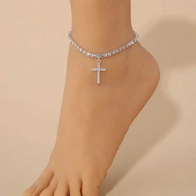 Hot Sale in Europe and America Fashion Elegant Sparkling Rhinestone Cross Anklet Summer Beaches Holiday Party Minimalist Jewelry U250624