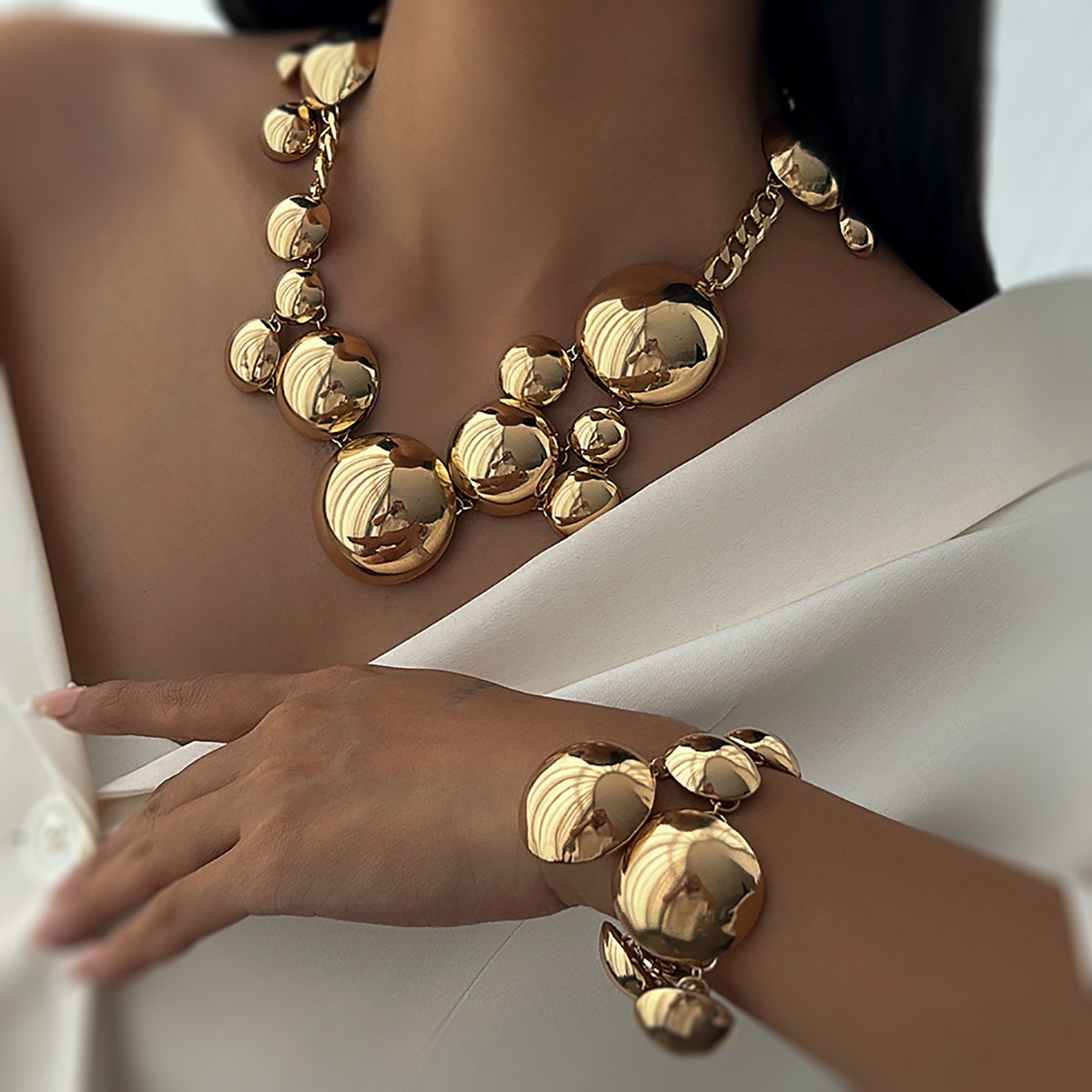 French Style Irregular Round Pendant Niche Geometric Texture Smooth Necklace