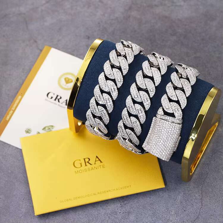 Hip Hop 18mm Wide Princess Cut Diamond VVS Moissanite Heavy Silver 18k Gold Plated Cuban Link Chain