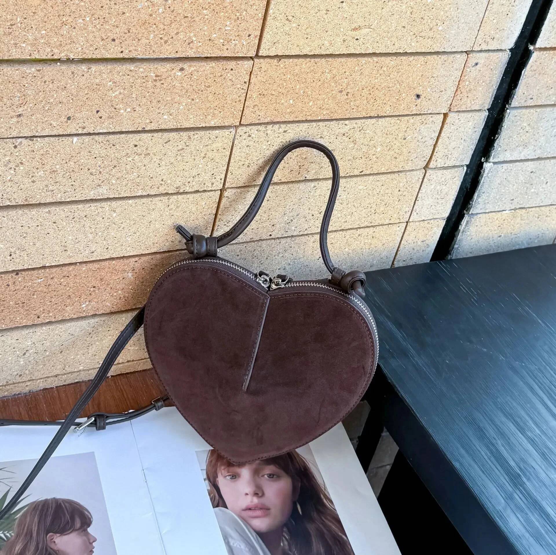 Fashionable Heart Shaped Handbag Women's Crossbody Single Shoulder Elegant Design Smooth Surface Versatile Trendy Small Bag