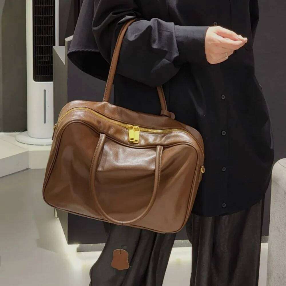 2025 New Large Capacity Briefcase Tote Versatile Design Handbag Vegetable Tanned Cowhide Shoulder Bag Premium Sense