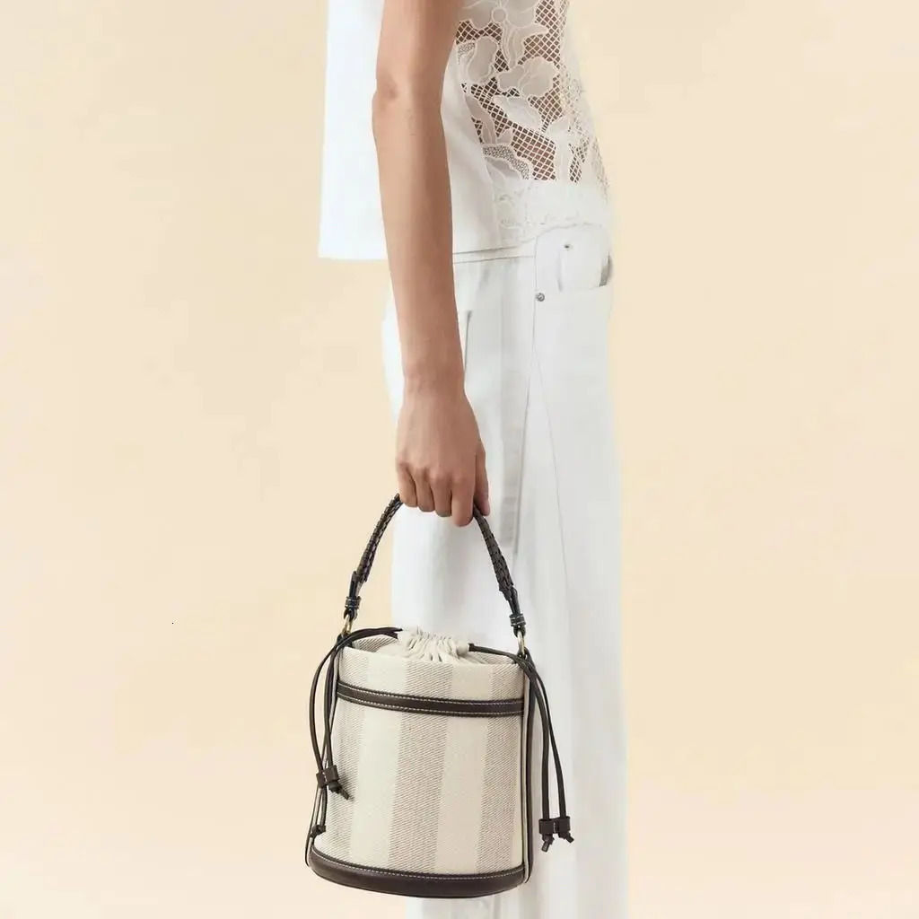 Fashion Bucket Bag Summer Straw Beach Casual Travel Vacation Handbags Womens Leisure Outdoor Crossbody Bag 250624