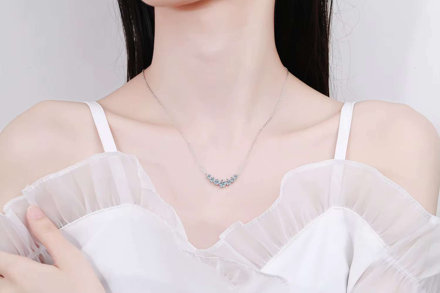 S925 Sterling Silver Pendant Necklace With Moissanite Classic Style for Engagement Gift Silver Plated Jewelry