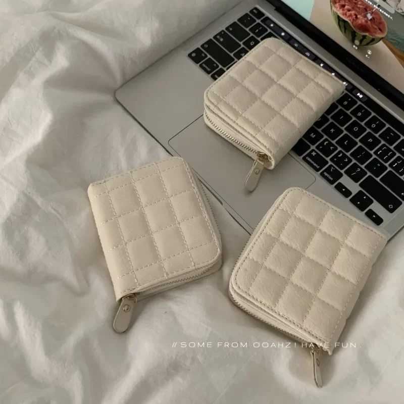 2023 New Women Short Wallets PU Leather Female Plaid Purses Card Holder Wallet Fi Woman Small Zipper Wallet with Coin Purse XJ250624