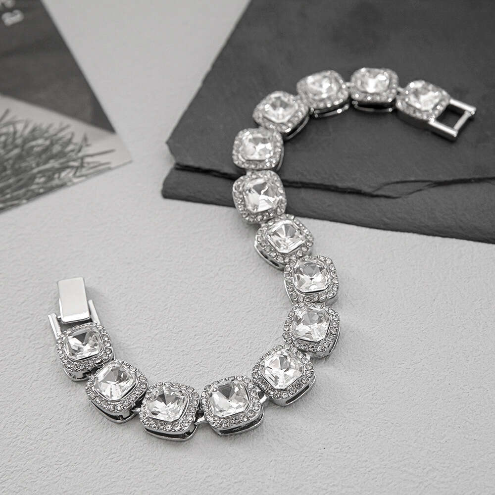 Luxury jewelry designer bracelet, personalized full diamond rock candy heart Cuban bracelet, men's and women's niche design, ins geometric h