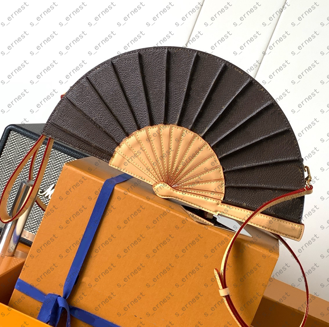 Luxurious Leather Shoulder Bag Fan bag Famous Brand Women's Handbags, Versatile Crossbody Bags & Spacious Tote Bags